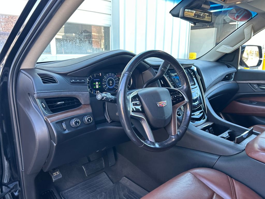 Used 2019 Cadillac Escalade Luxury image 11