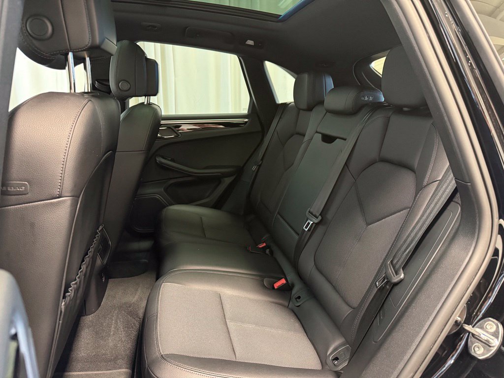 Used 2022 Porsche Macan S AWD/4WD image 23