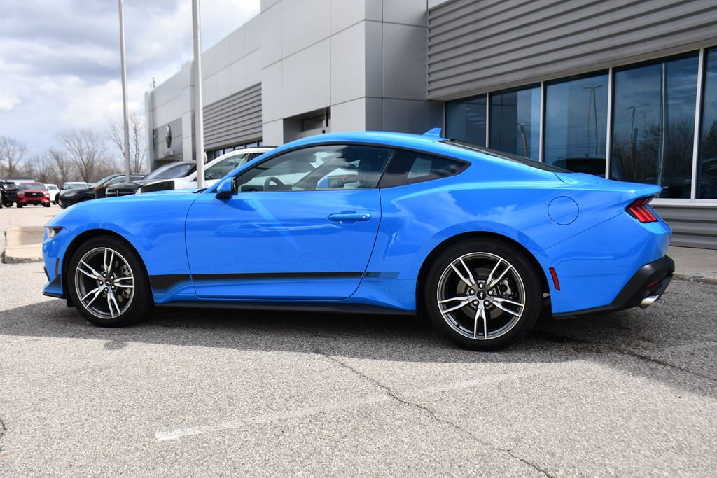 Used 2024 Ford Mustang Coupe image 3