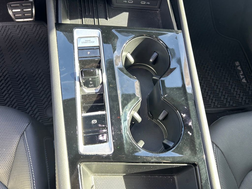 Used 2025 Volkswagen Atlas Cross Sport SEL R-Line image 20