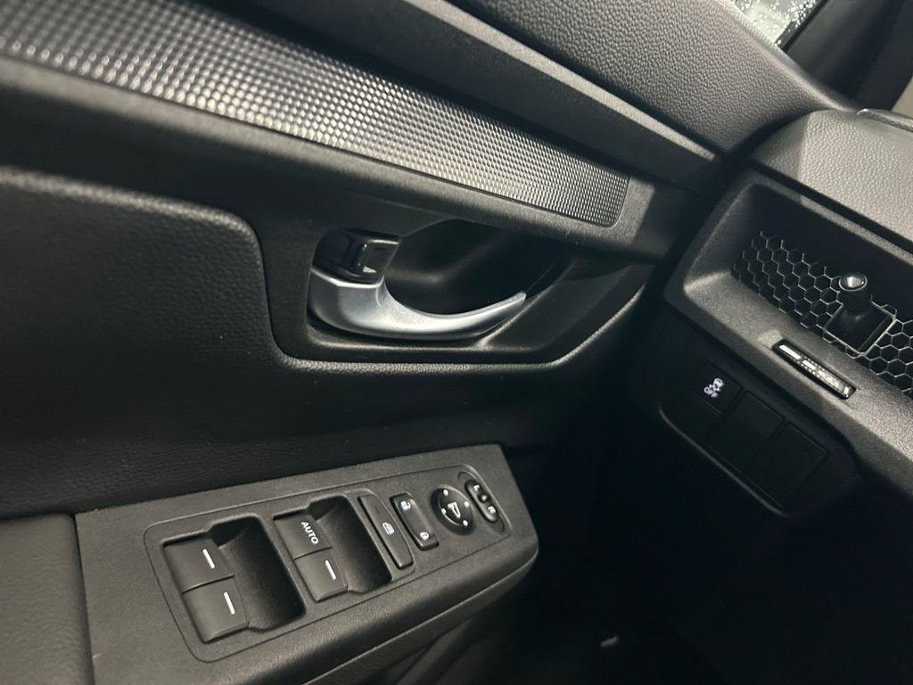 Certified 2025 Honda CR-V LX image 28