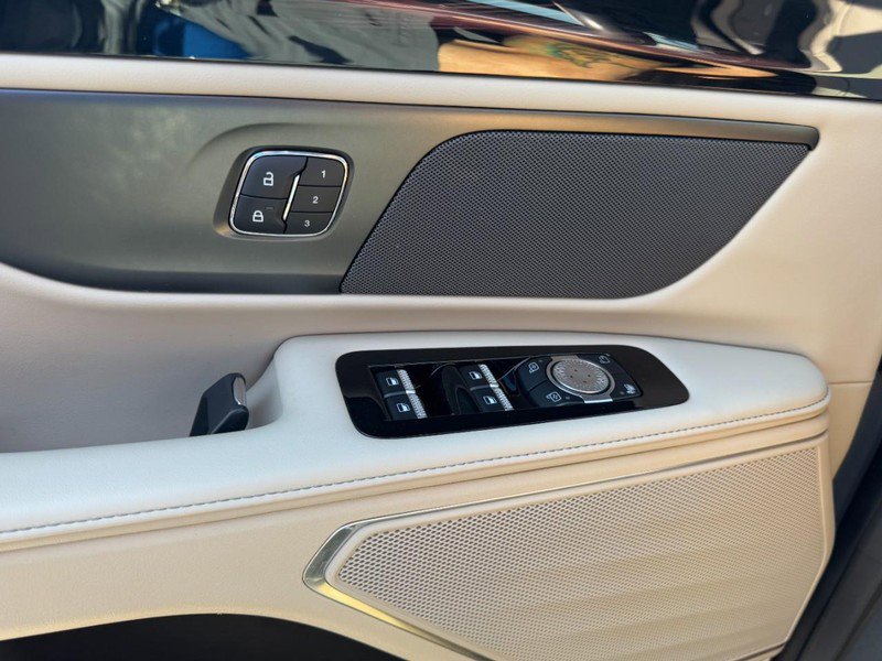 Certified 2024 Lincoln Nautilus Premier image 25