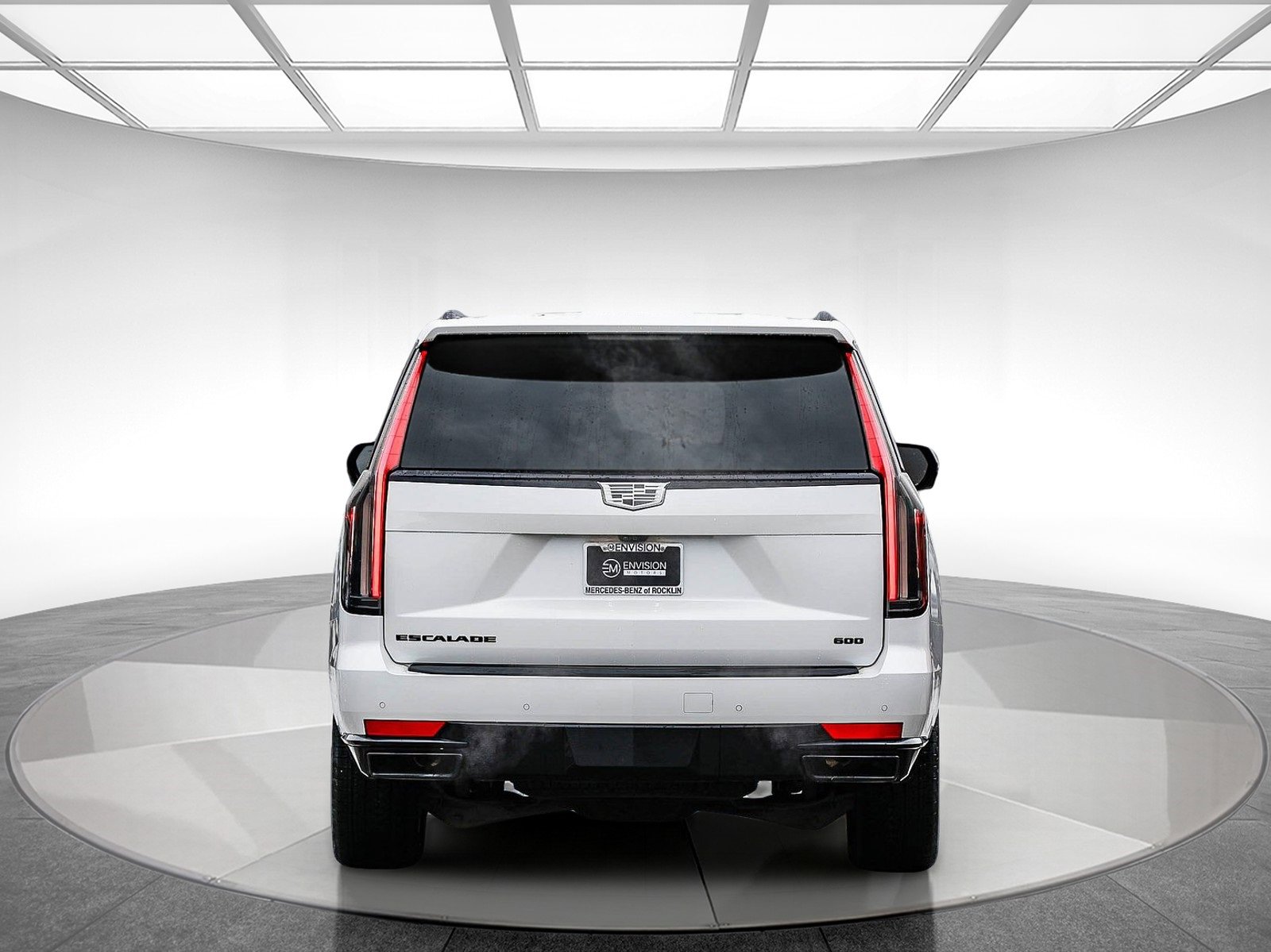 Used 2023 Cadillac Escalade ESV Sport w/ LPO, ONYX Package image 3