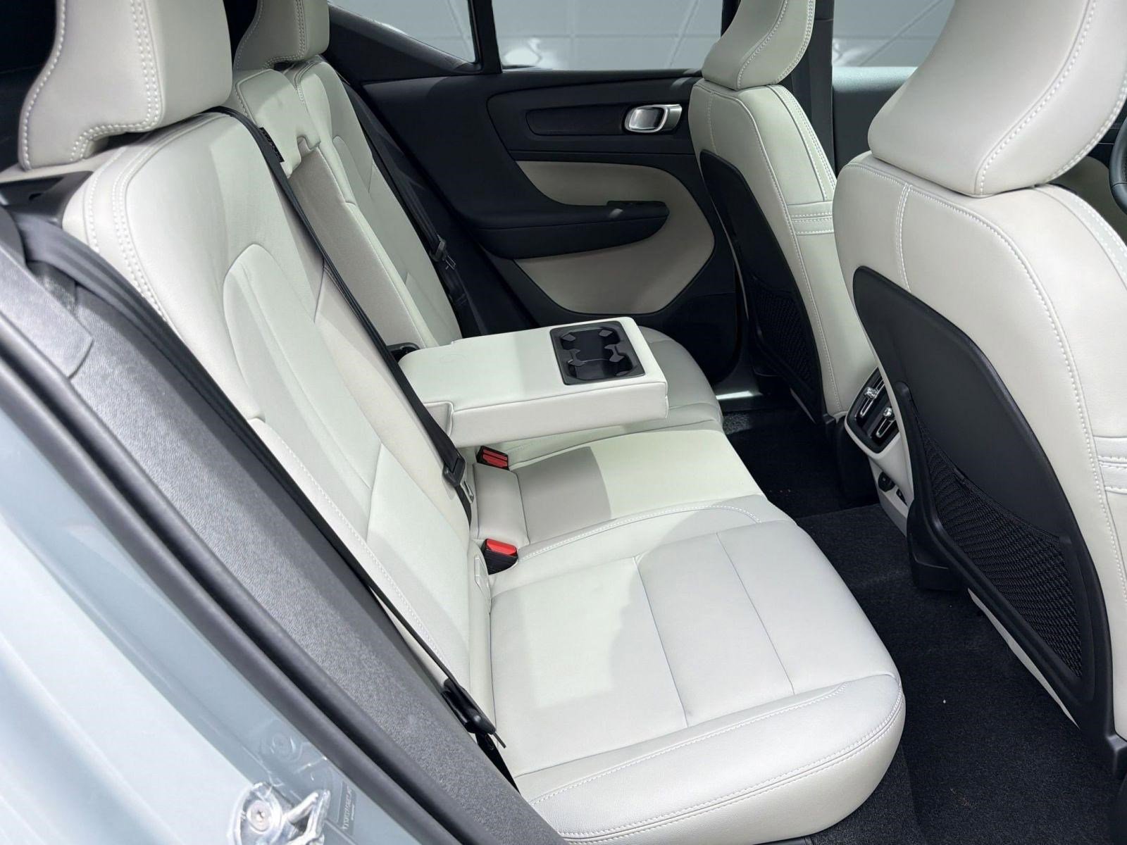 New 2026 Volvo XC40 B5 Plus w/ Protection Package Premier AWD/4WD image 27