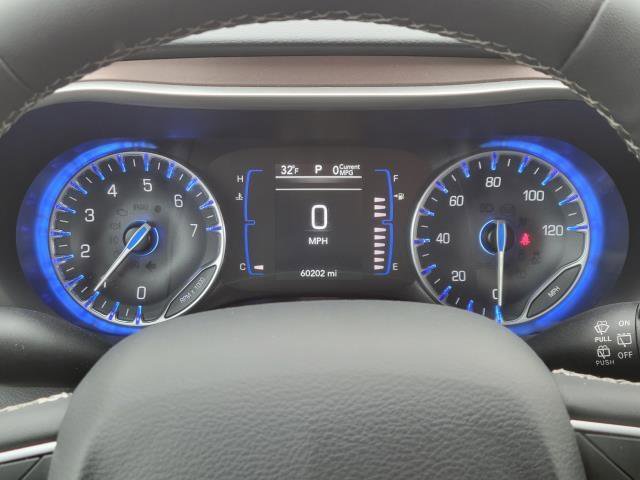 Used 2023 Chrysler Voyager LX image 11