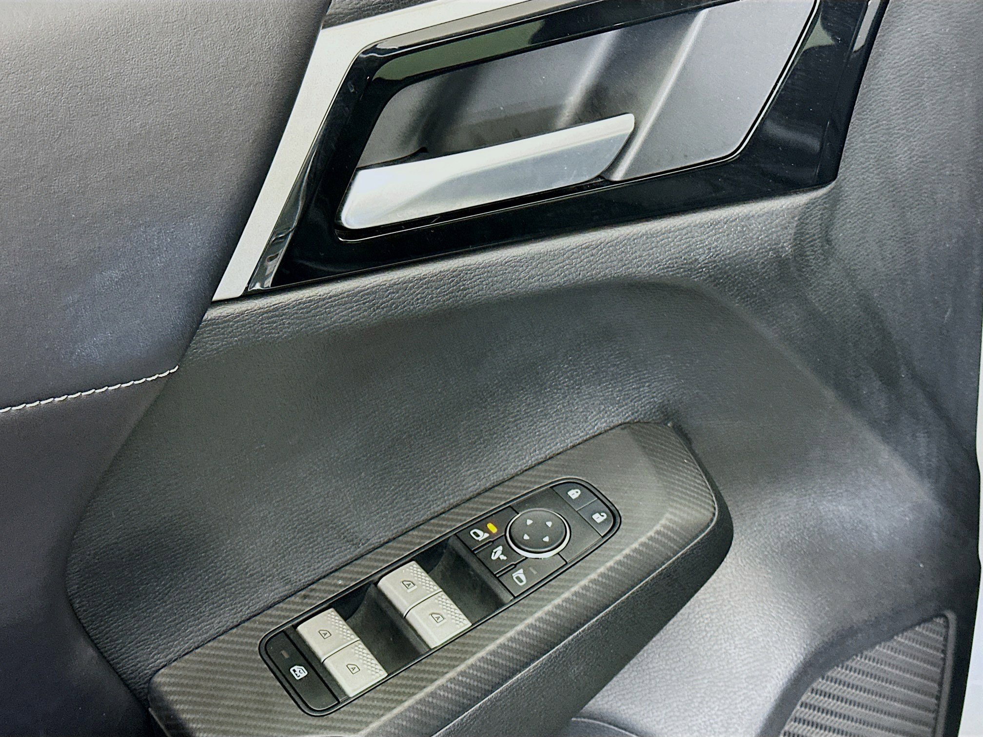 Used 2024 Mitsubishi Outlander SE image 15