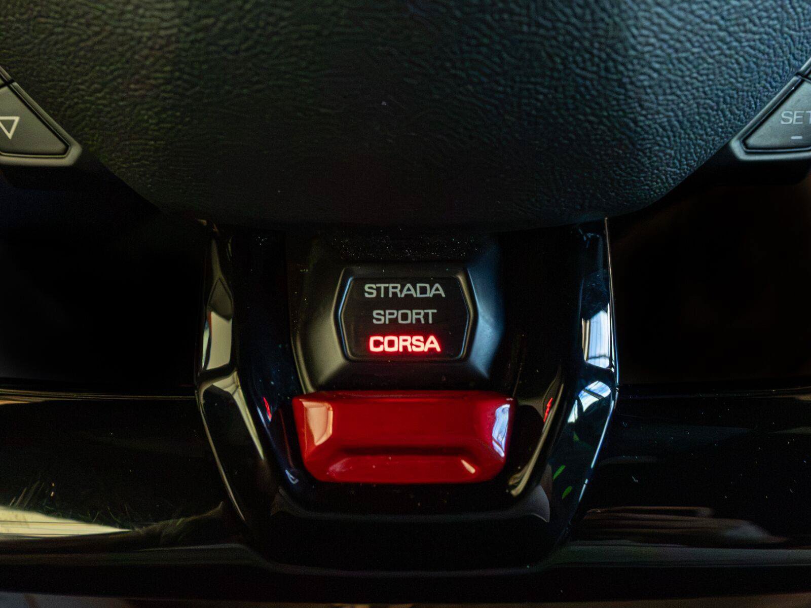 Used 2023 Lamborghini Huracan Tecnica RWD image 37