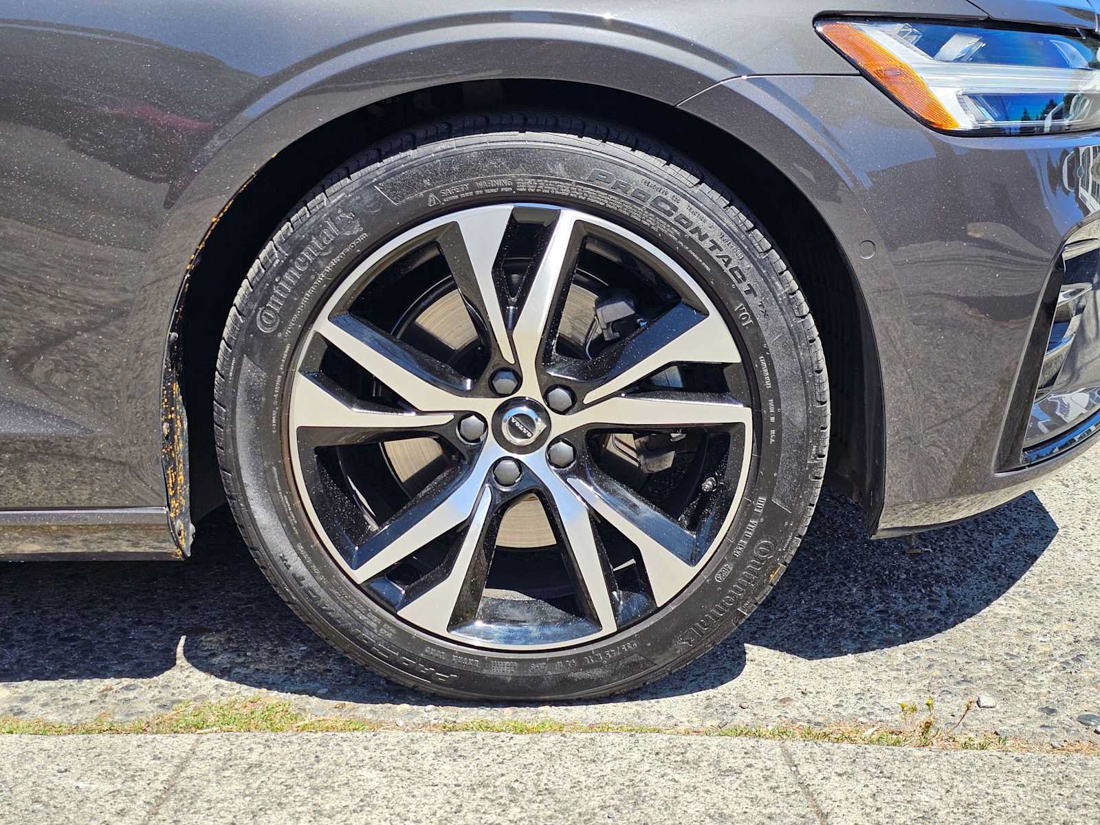 Certified 2024 Volvo S60 B5 Plus AWD/4WD image 9