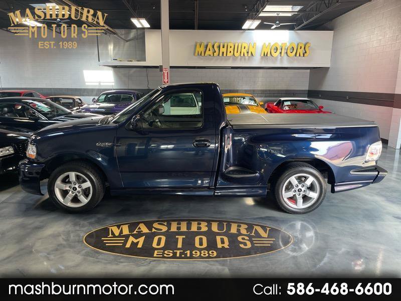 Used 2002 Ford F150 Lightning RWD image 1