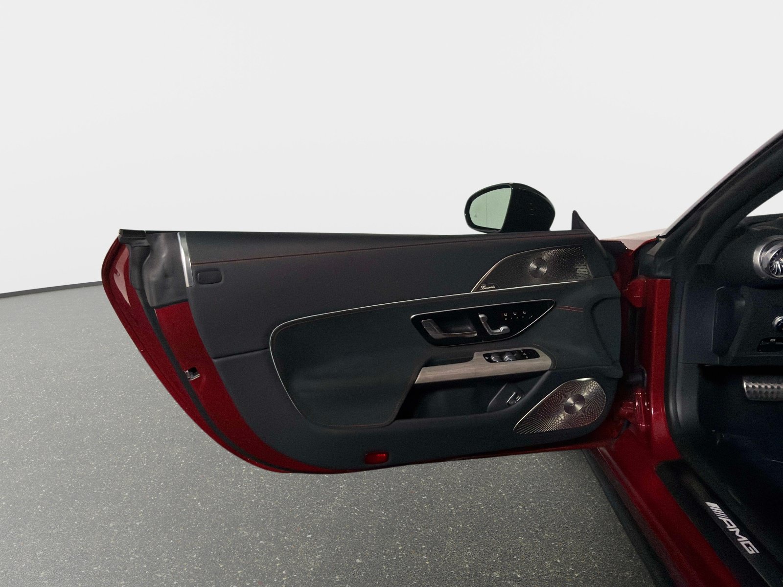 Used 2025 Mercedes-Benz SL 63 AMG 4MATIC image 27