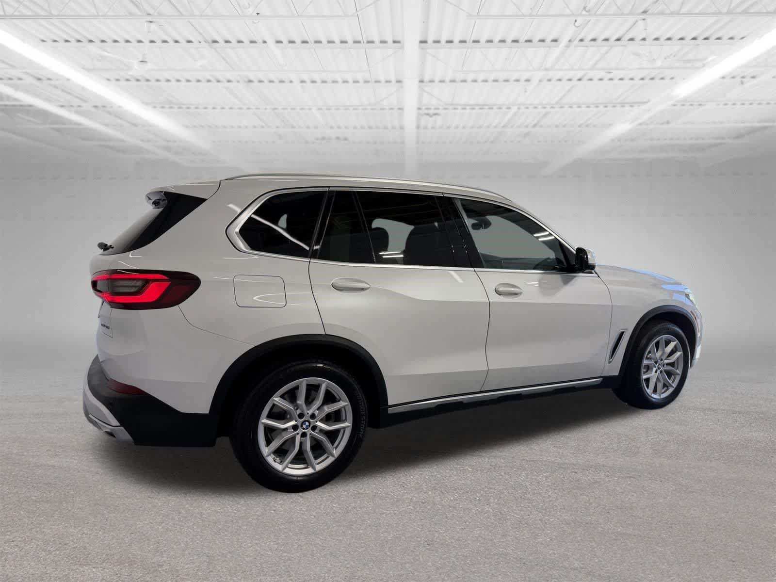 Used 2023 BMW X5 xDrive40i w/ Premium Package AWD/4WD image 6