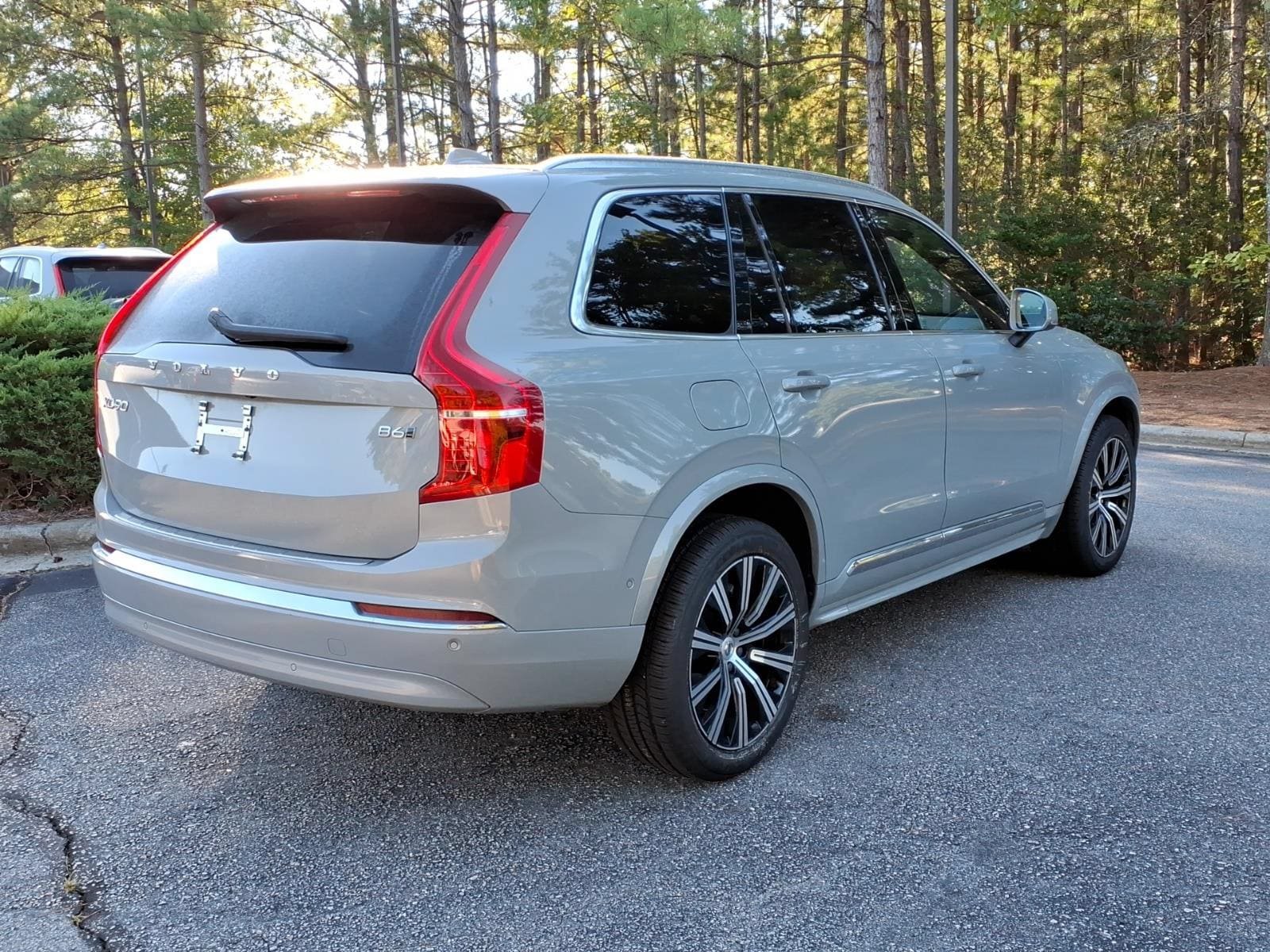 Certified 2024 Volvo XC90 T8 Ultimate w/ Protection Package Premier AWD/4WD image 3