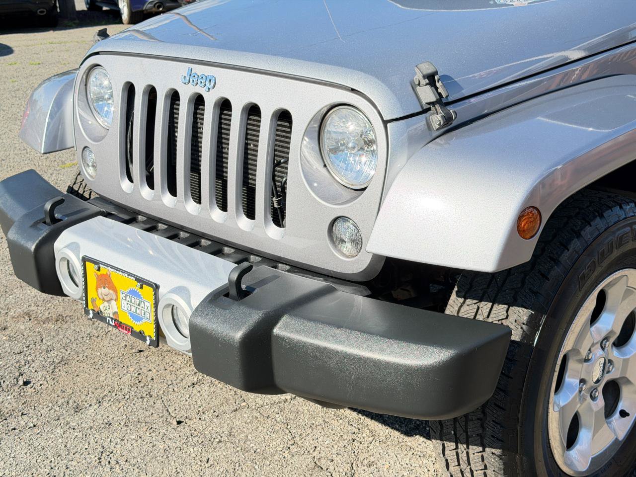 Used 2015 Jeep Wrangler Unlimited Sahara w/ Dual Top Group AWD/4WD image 9