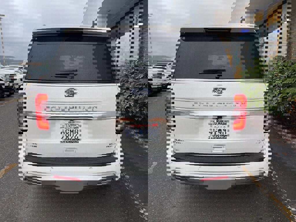 Used 2023 Ford Expedition Max Platinum image 4