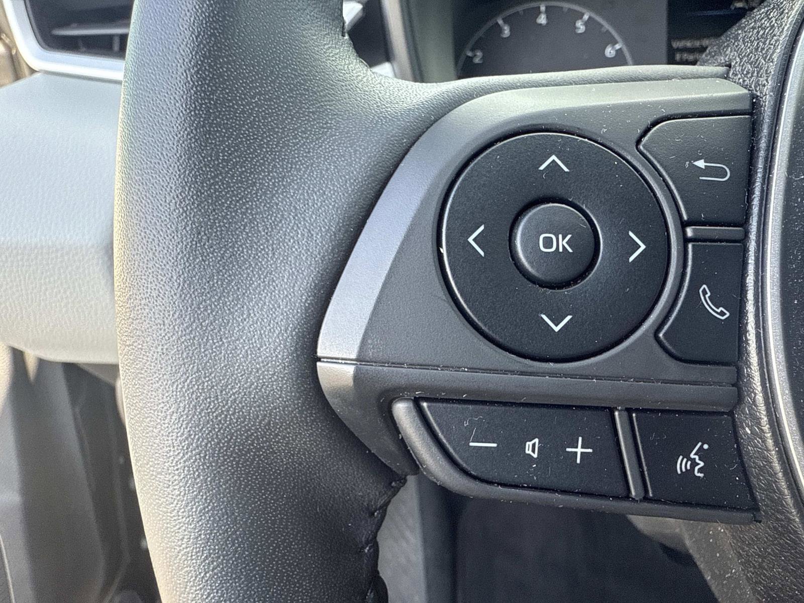 Used 2025 Toyota Corolla SE image 27