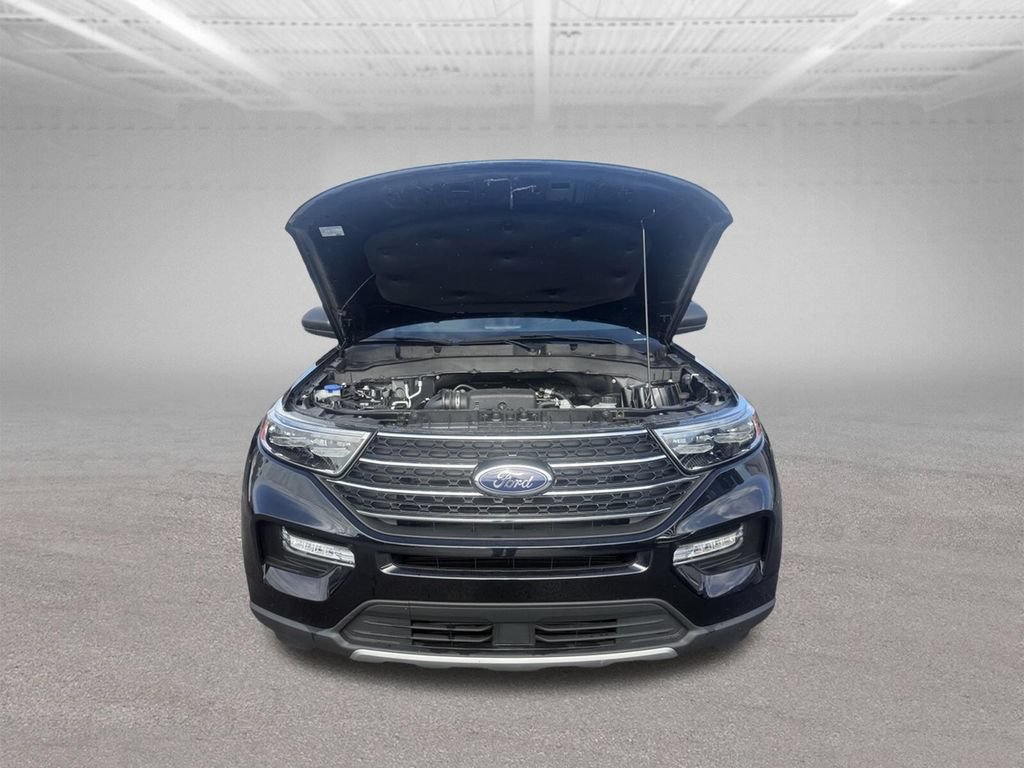 Used 2024 Ford Explorer XLT w/ Equipment Group 202A AWD/4WD image 66