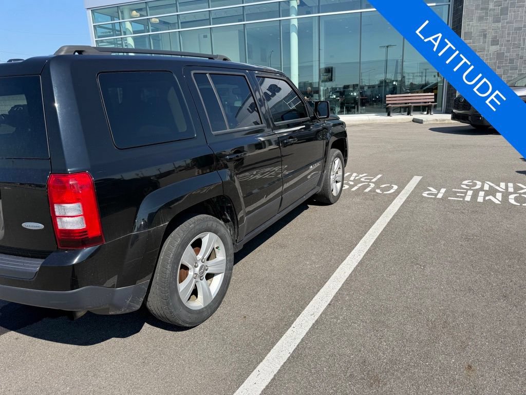 Used 2016 Jeep Patriot Latitude FWD image 2