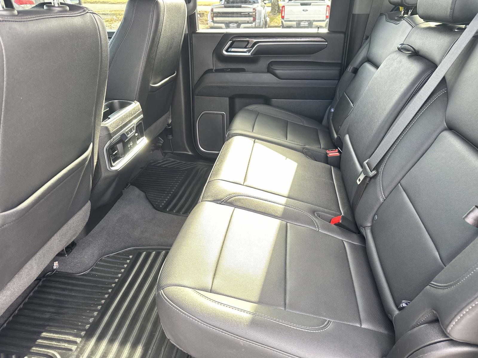 Used 2024 Chevrolet Silverado 2500 LTZ w/ LTZ Convenience Package image 27