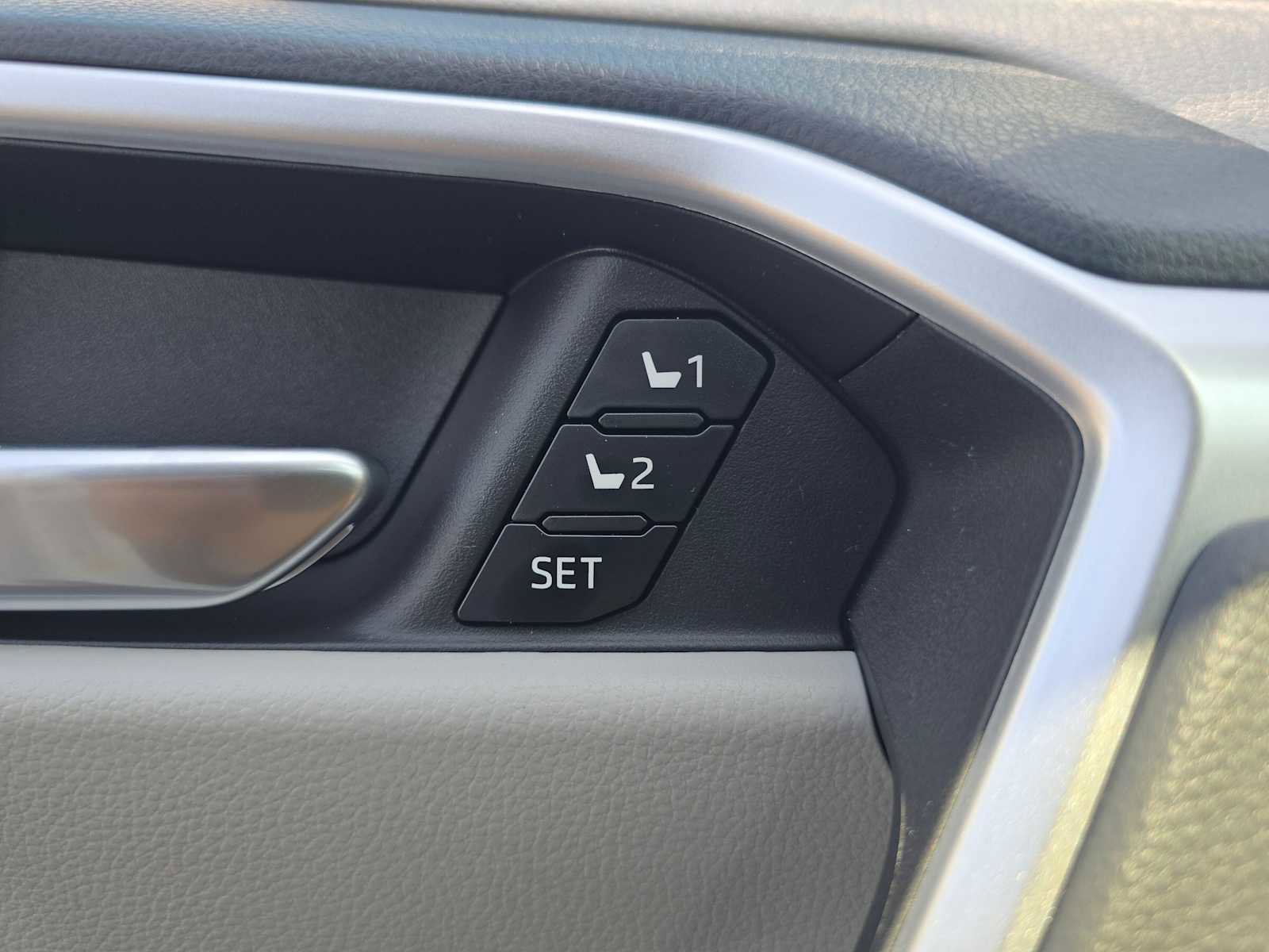 Certified 2025 Toyota RAV4 XLE Premium image 32