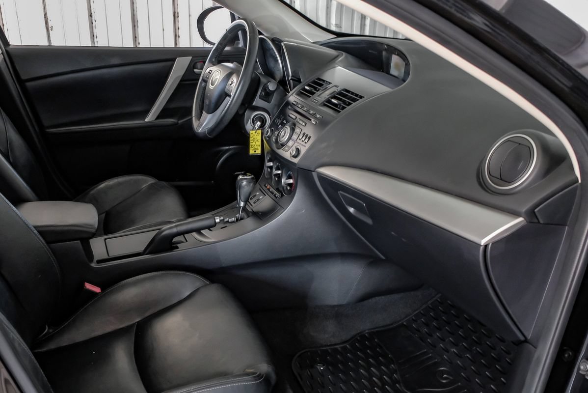 Used 2012 MAZDA MAZDA3 i Grand Touring w/ Tech Pkg FWD image 12