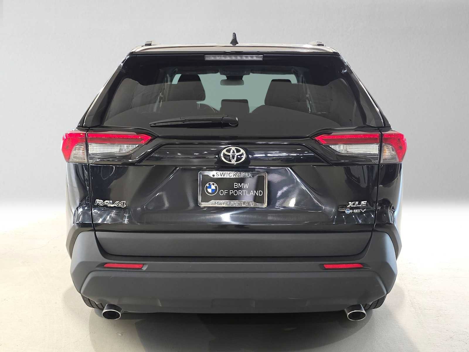 Used 2025 Toyota RAV4 XLE AWD/4WD image 4
