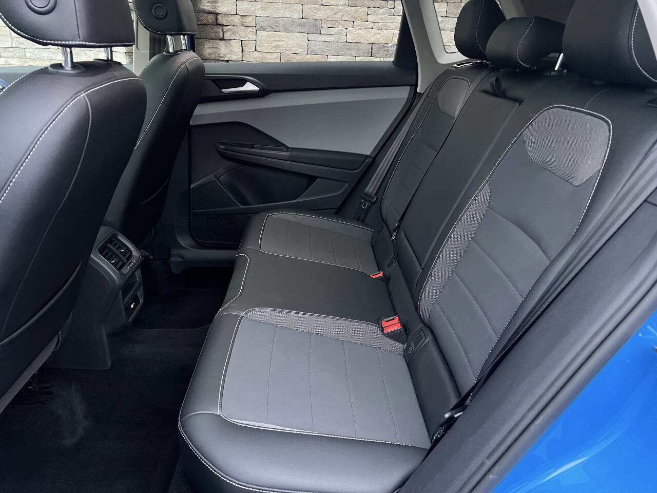 Used 2022 Volkswagen Taos SE image 14