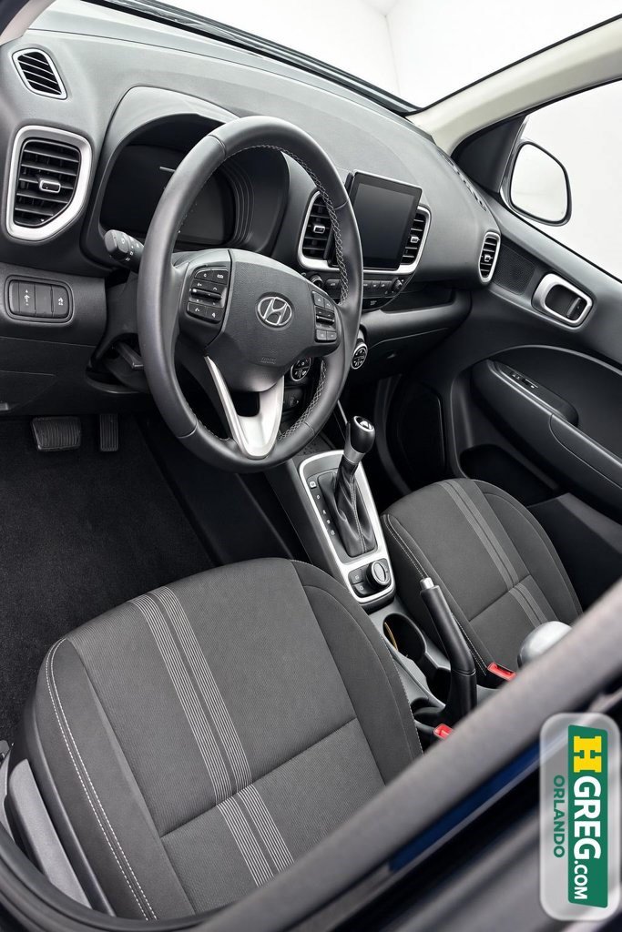 Used 2026 Hyundai Venue SEL FWD image 8