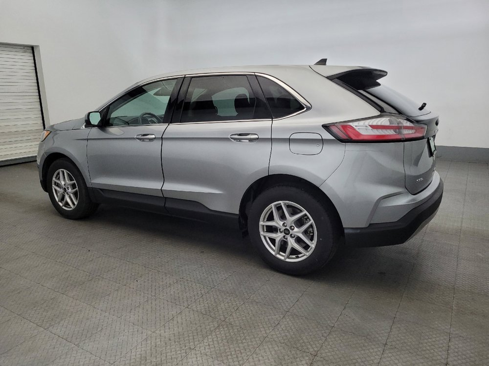 Used 2024 Ford Edge SEL image 3