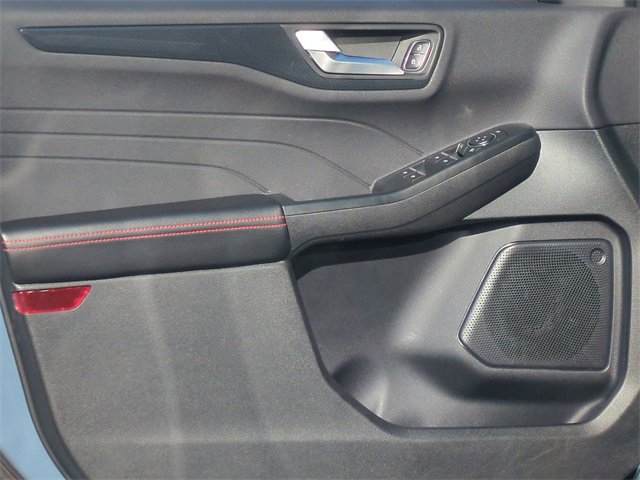 Used 2025 Ford Escape ST-Line w/ Equipment Group 301A image 19