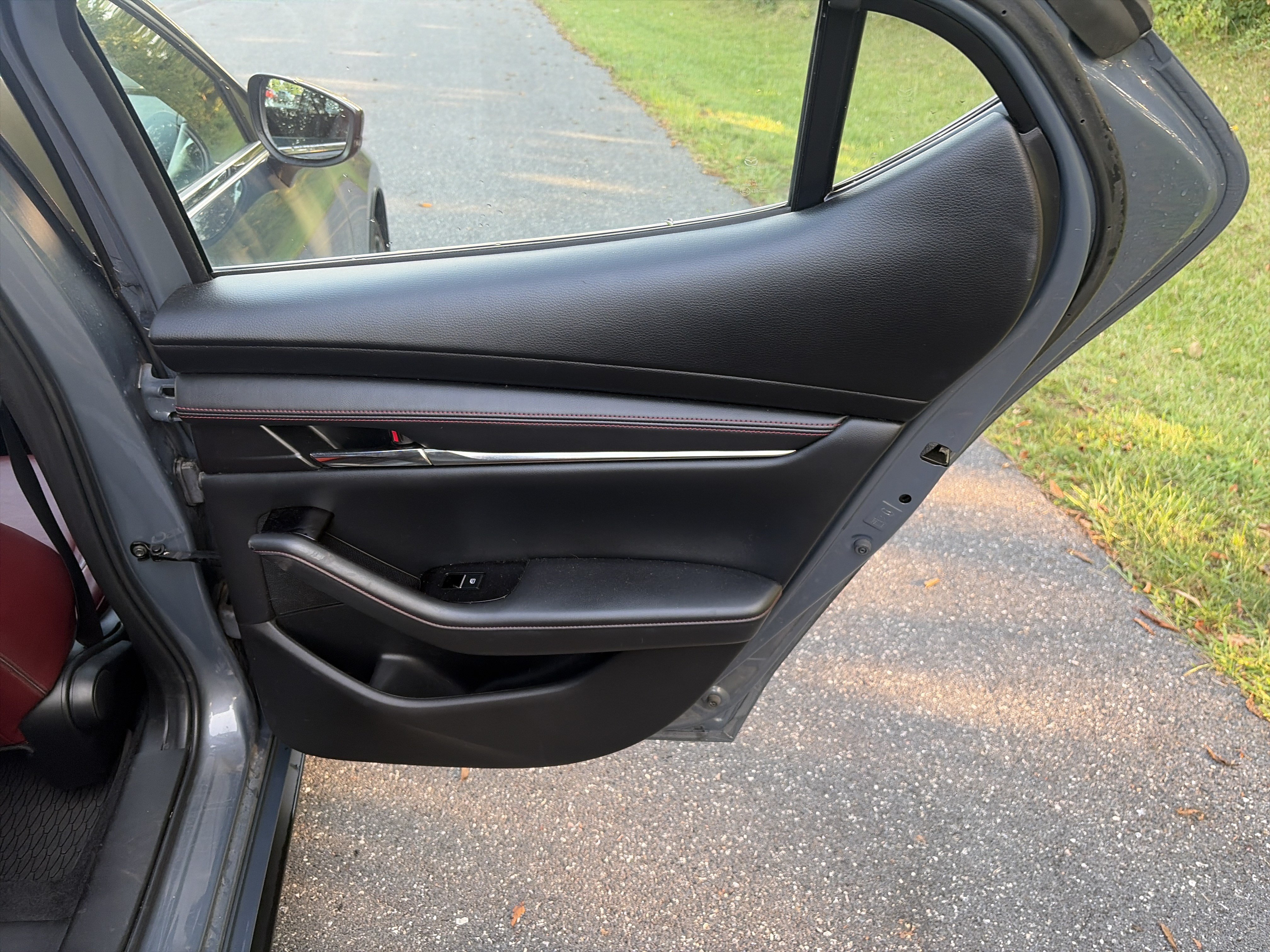 Used 2022 MAZDA MAZDA3 s FWD image 22