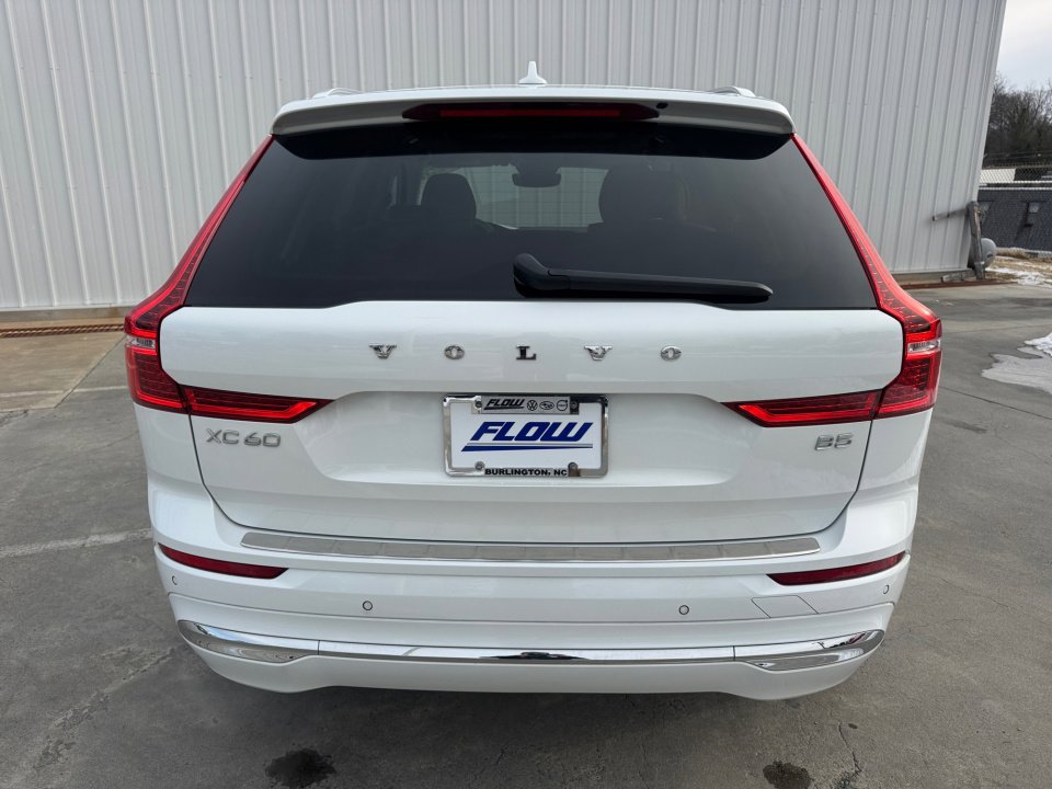 Used 2023 Volvo XC60 B5 Plus w/ Protection Package Premier image 14