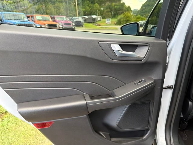 Used 2025 Ford Escape ST-Line Select AWD/4WD image 21