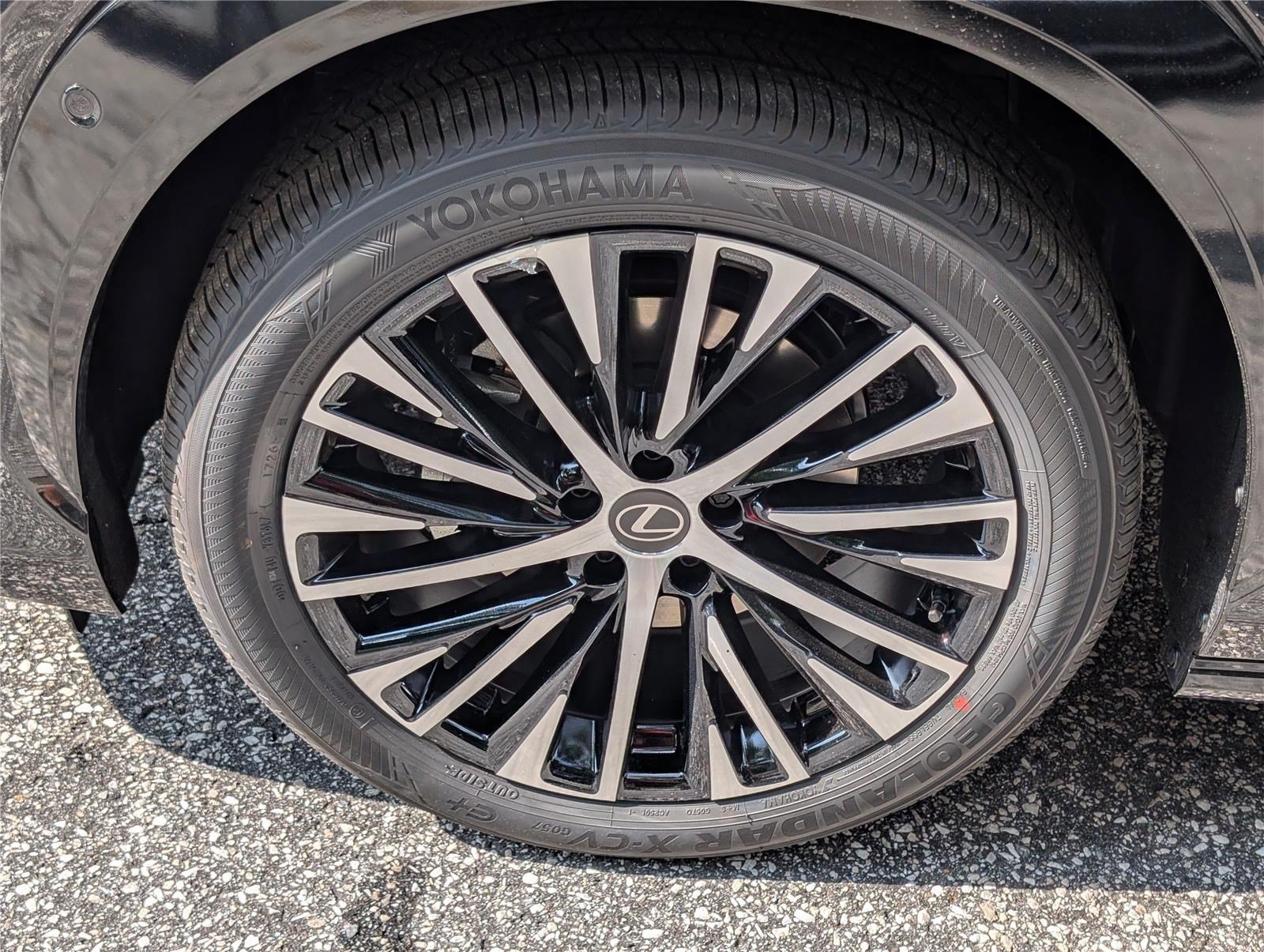 New 2026 Lexus RZ 450e AWD image 6