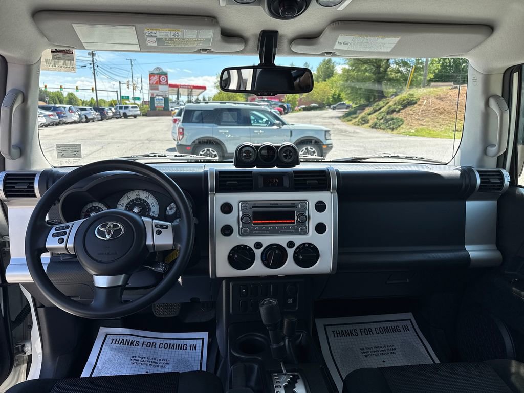 Used 2014 Toyota FJ Cruiser 4WD w/ Convenience Package image 13