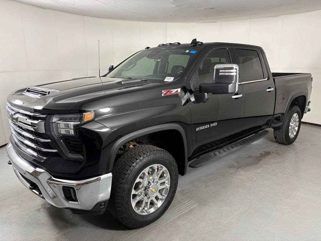Certified 2025 Chevrolet Silverado 2500 LTZ w/ LTZ Premium Package AWD/4WD image 5