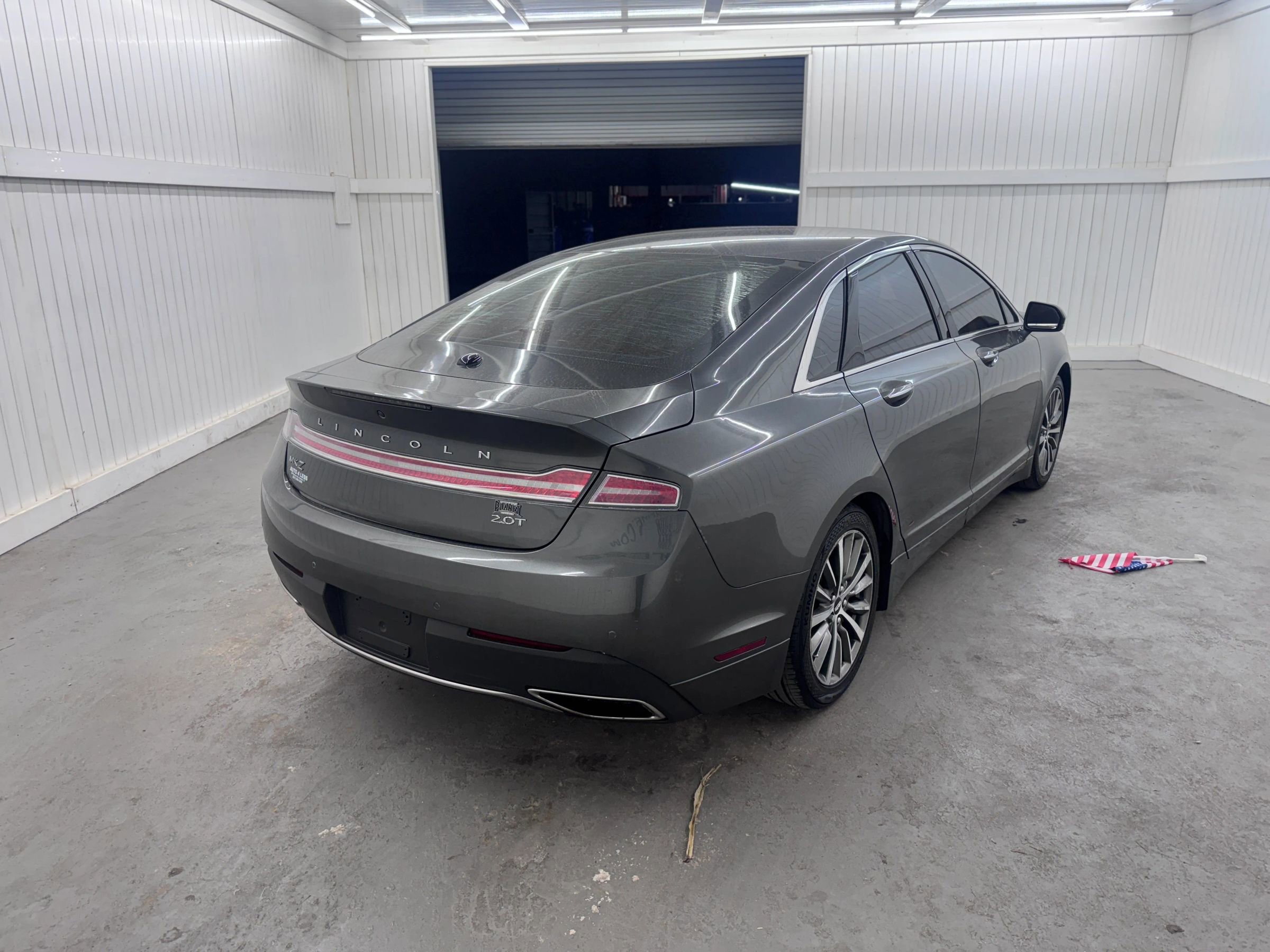 Used 2020 Lincoln MKZ image 5