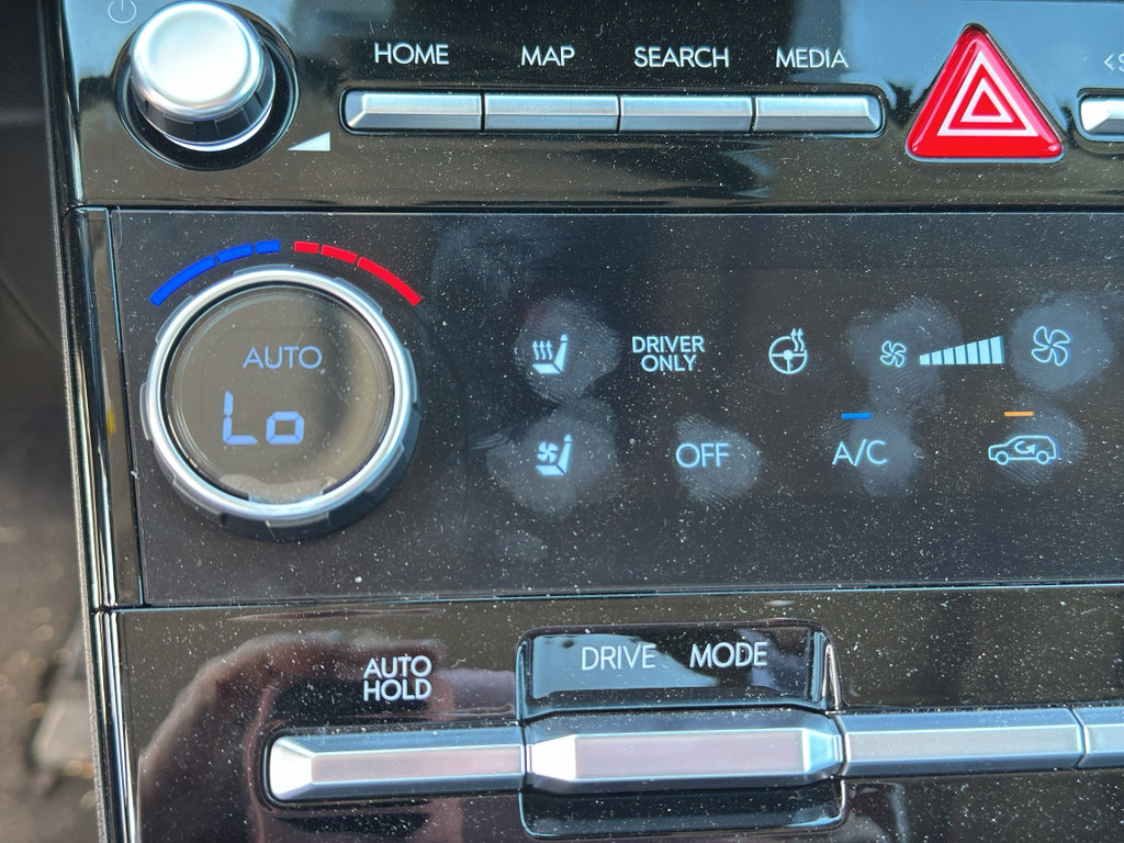 Used 2024 Hyundai Santa Fe Limited image 23