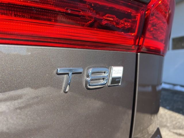 Certified 2025 Volvo XC60 T8 Core image 15