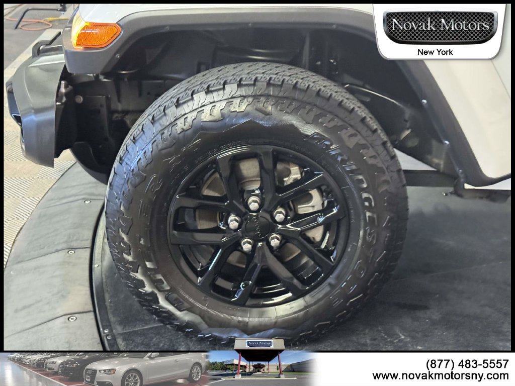 Used 2022 Jeep Gladiator Sport AWD/4WD image 5