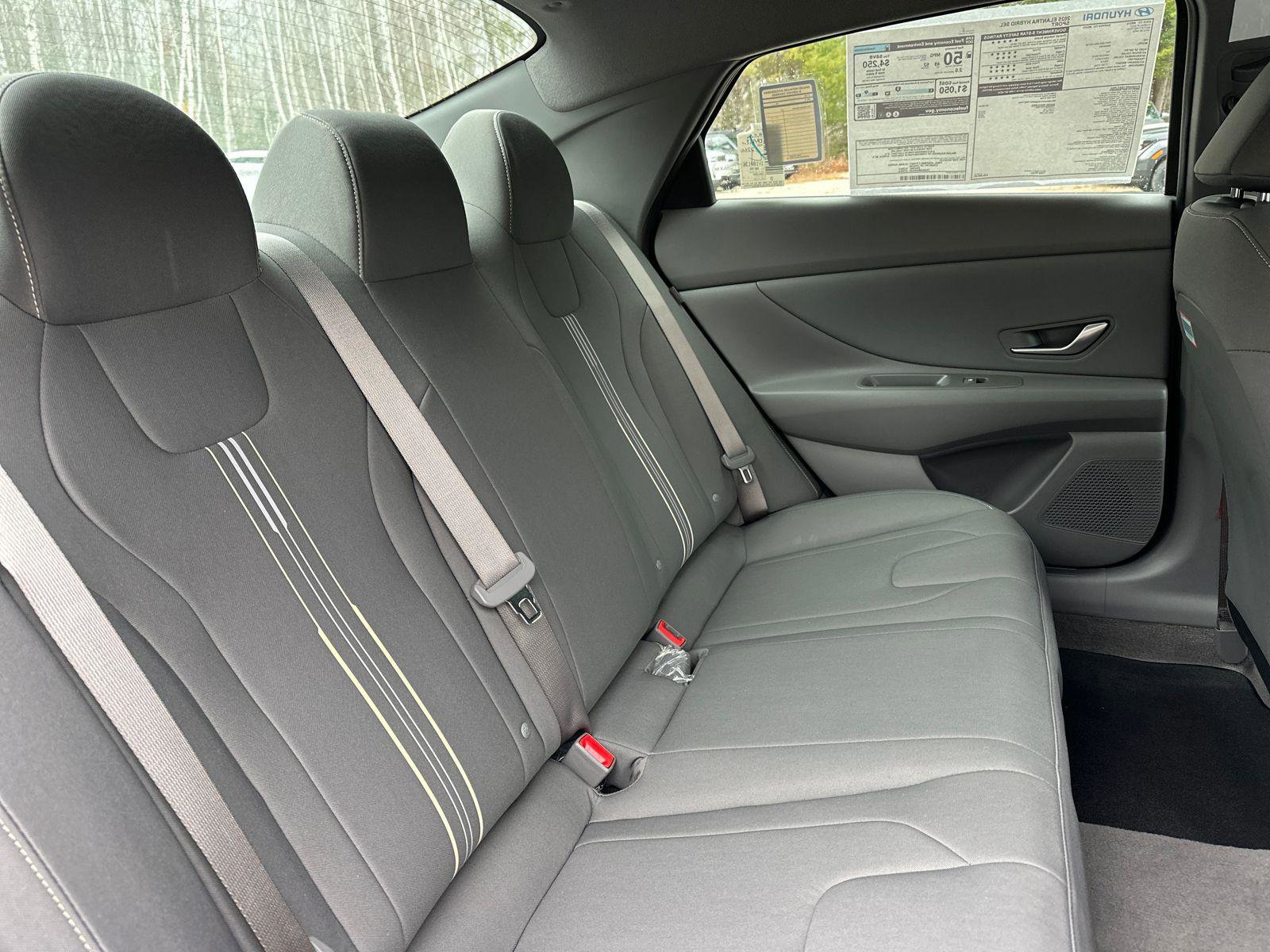 New 2025 Hyundai Elantra SEL image 11