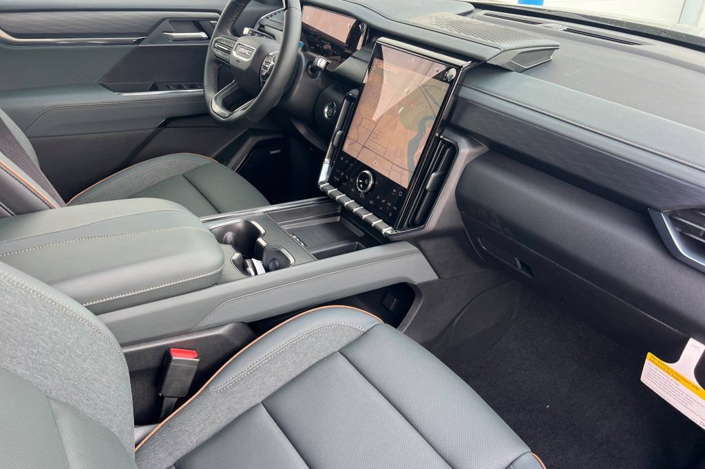 New 2026 GMC Acadia AT4 w/ Super Cruise Package AWD/4WD image 14
