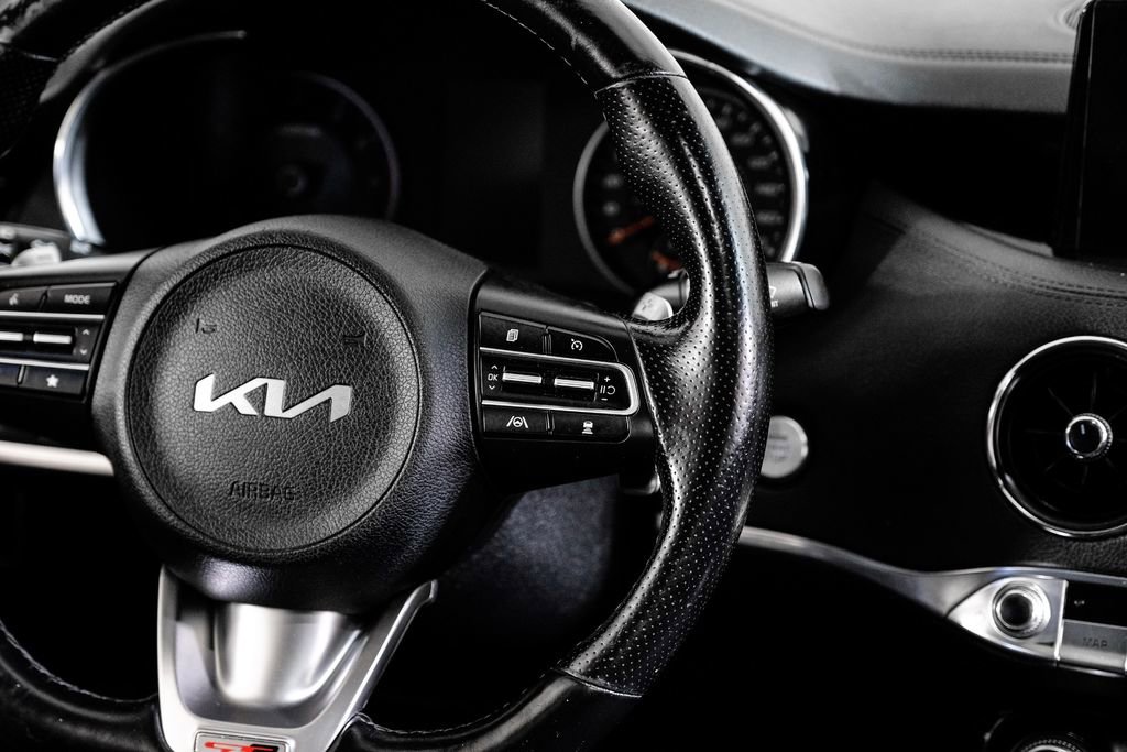 Used 2022 Kia Stinger GT-Line w/ Sun & Sound Package image 17