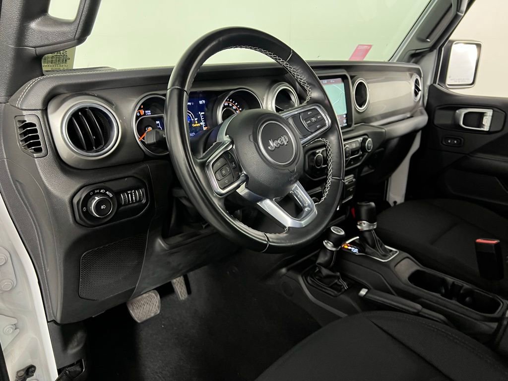 Used 2022 Jeep Wrangler Unlimited Sahara image 21