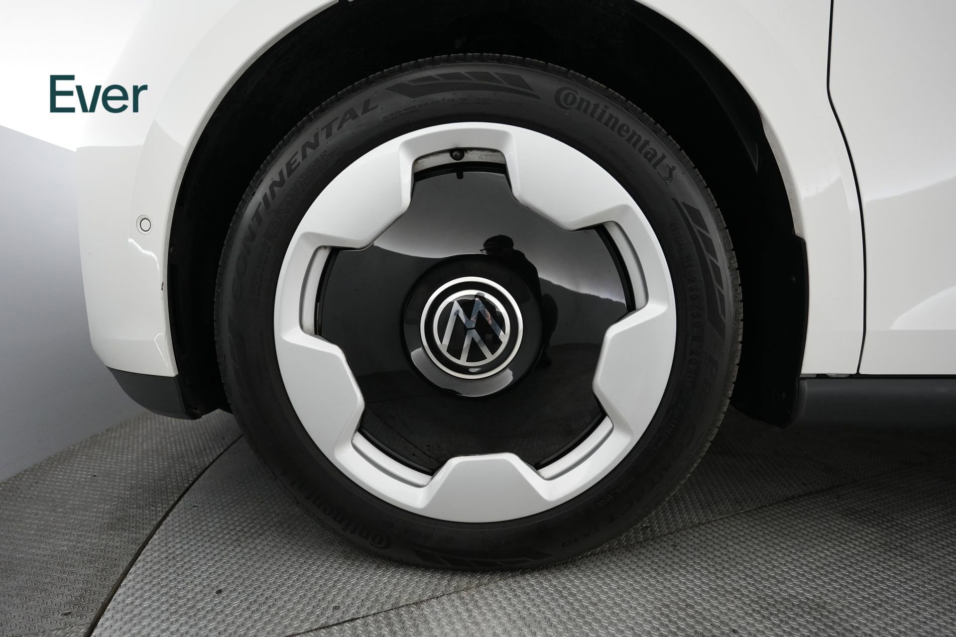 Used 2025 Volkswagen ID. Buzz Pro S image 19