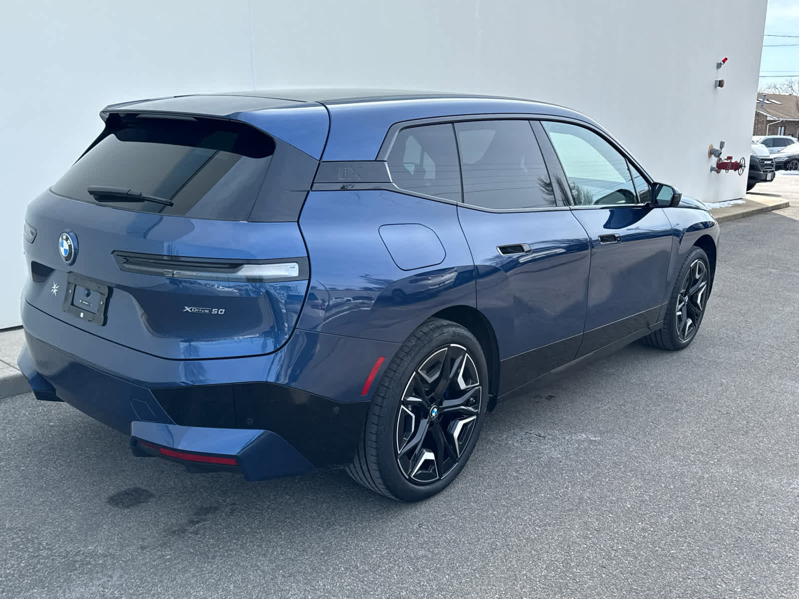 Certified 2025 BMW iX xDrive50 image 4