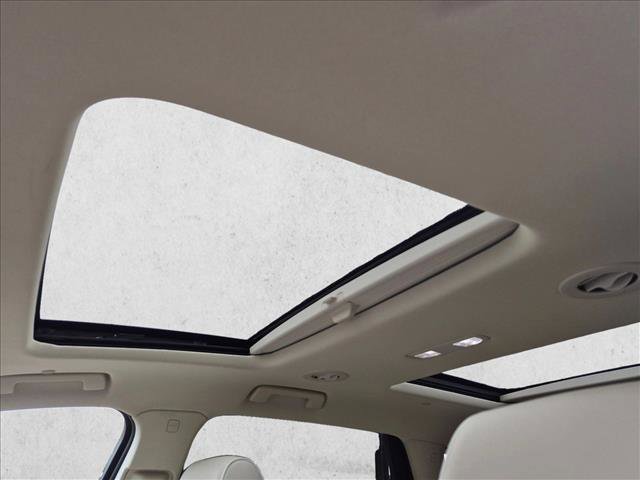 Used 2023 Buick Enclave Avenir w/ Avenir Technology Package AWD/4WD image 17