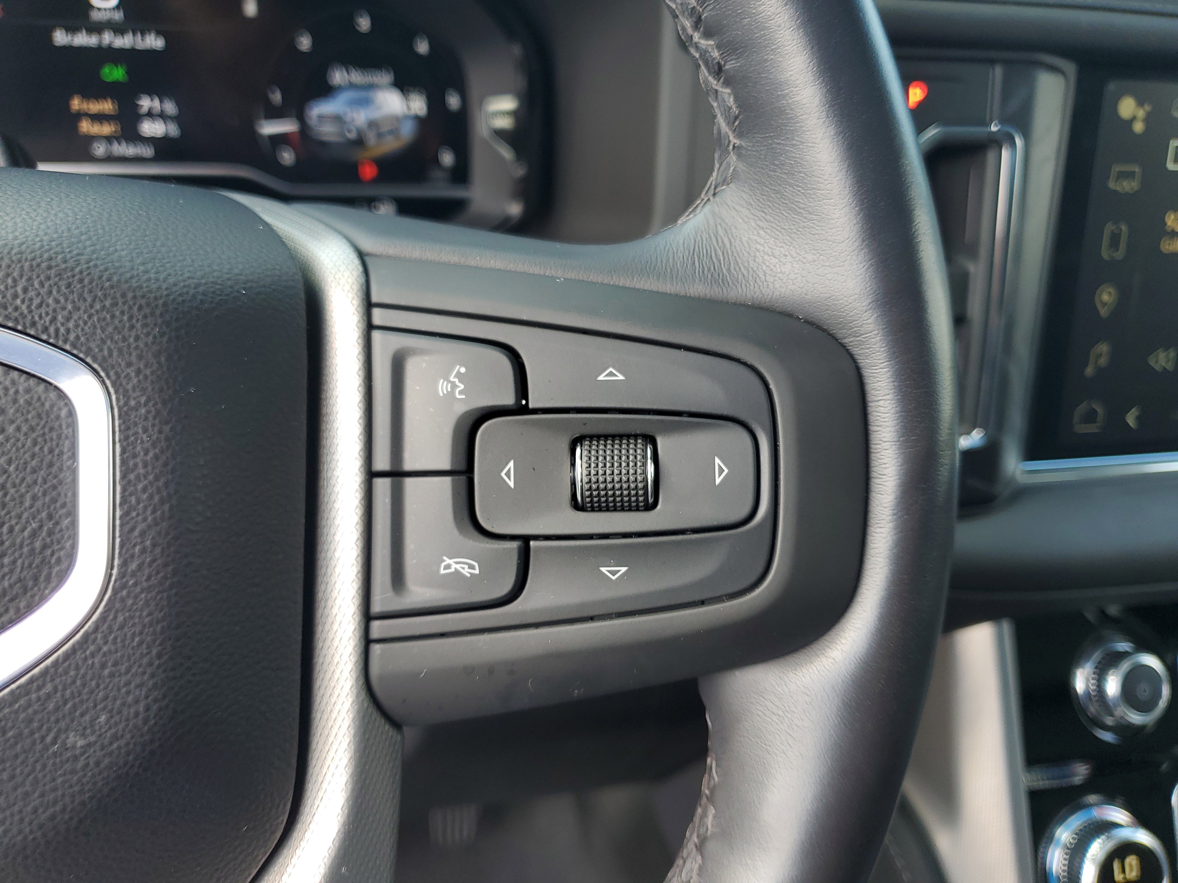 Used 2023 GMC Yukon Denali w/ Advanced Technology Package image 25