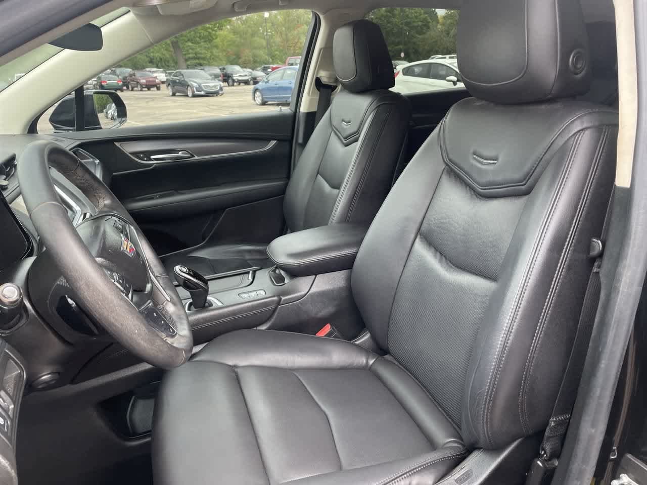 Used 2018 Cadillac XT5 Luxury w/ Driver Awareness Package AWD/4WD image 12