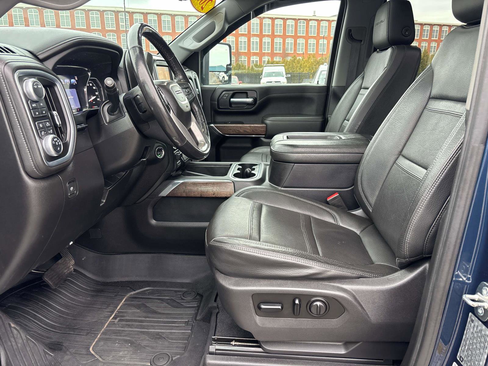 Used 2020 GMC Sierra 2500 Denali w/ Denali Ultimate Package image 11