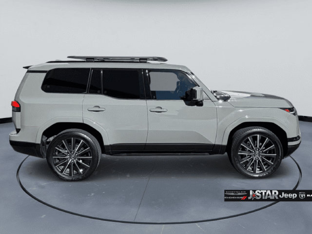 Used 2024 Lexus GX 550 w/ Cold Area Package AWD/4WD image 4
